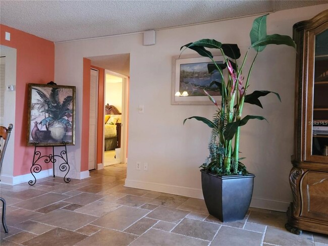 Building Photo - 7405 Bay Island Dr S