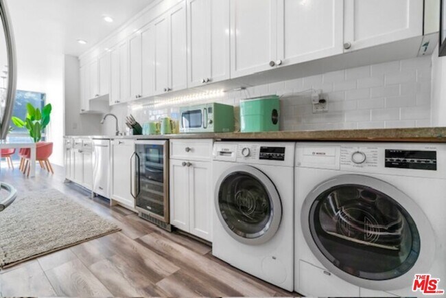 Building Photo - 1015 Kings Rd