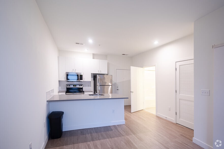 The Vasen- 1BR, 1BA - SYMBOL Scotts Addition