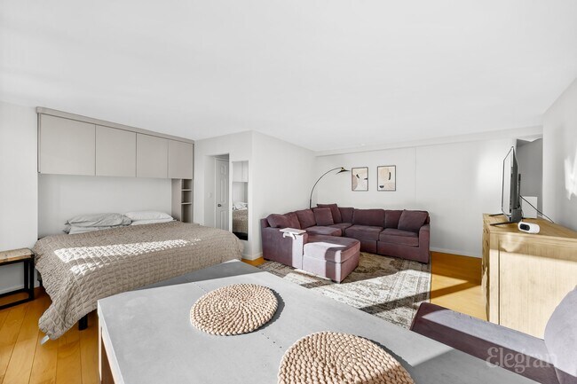 Building Photo - 225 E 36th St