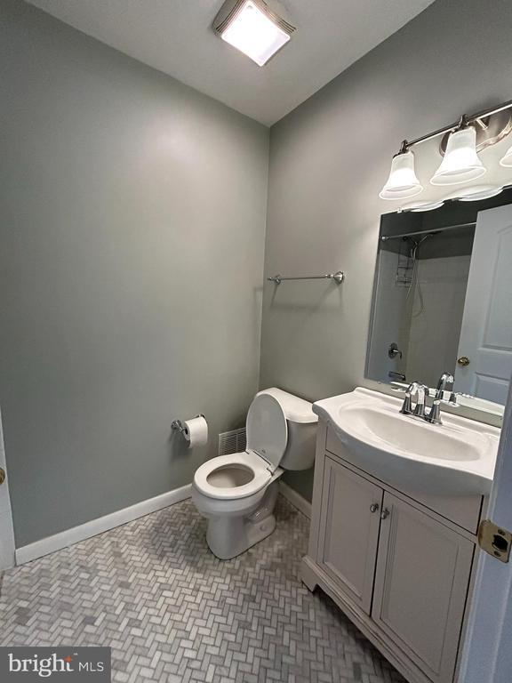 Building Photo - 576 Millshire Dr