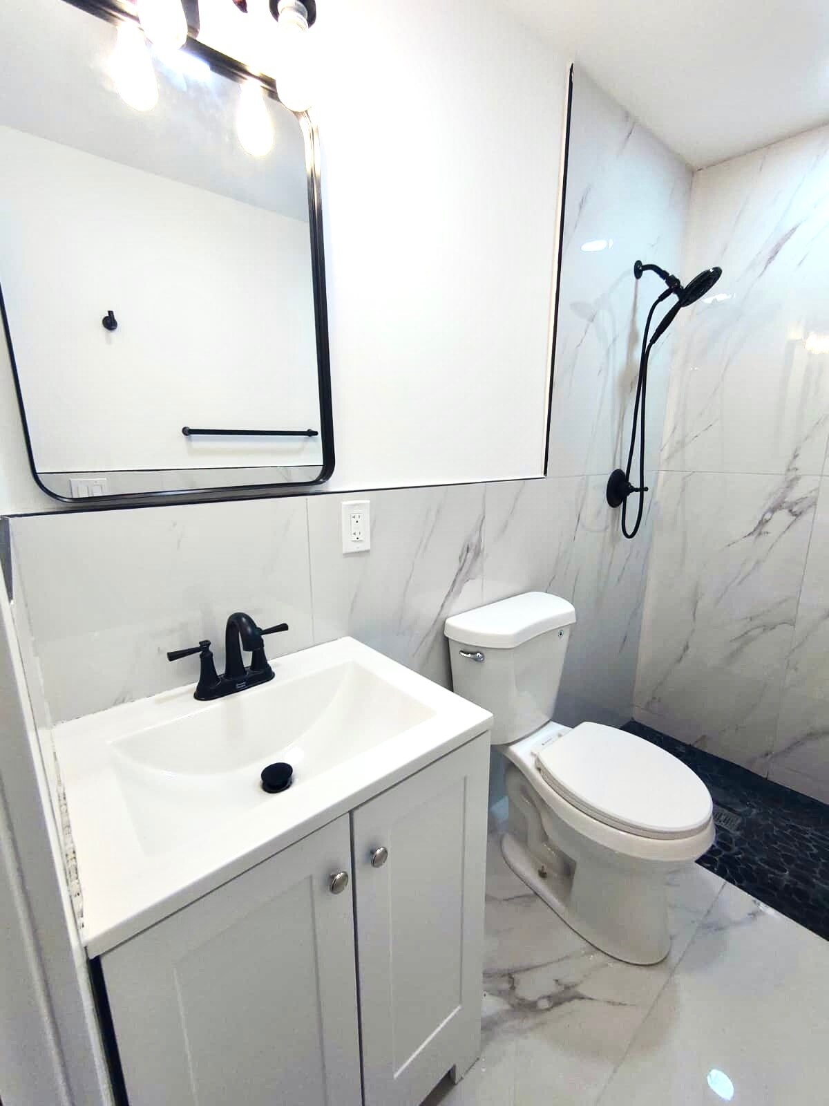 141 B Bathroom - 141 NE 183rd Ter