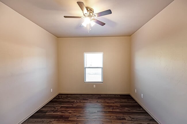 Building Photo - 901 Adams Ave