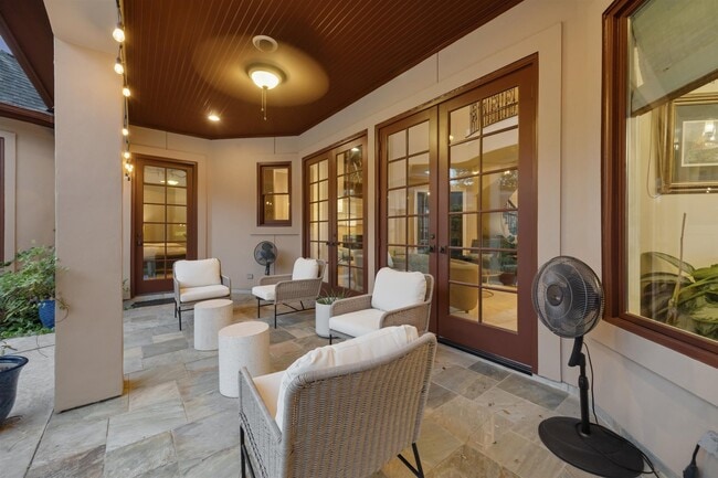 Building Photo - 170 Plantation Rd