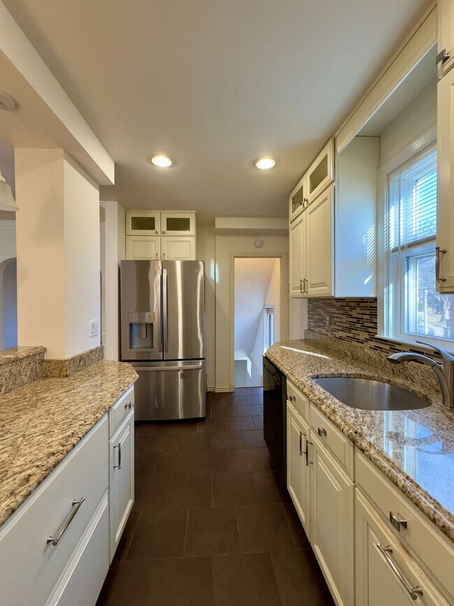 Building Photo - Charming 3 Bedroom/1 Bathroom in Woodring, MD!