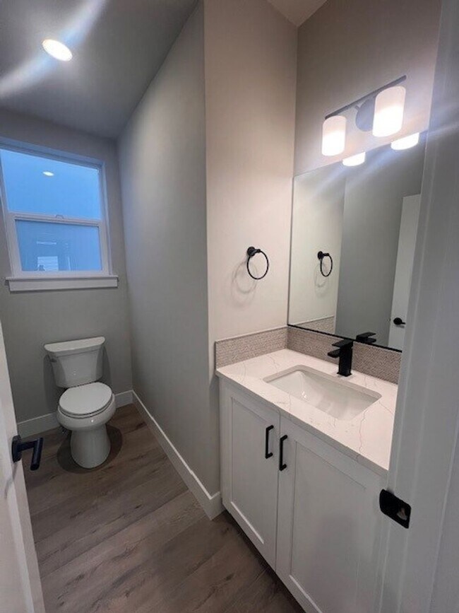 Building Photo - Newer Construction 3 Bedroom + Bonus Room with Community Amenities