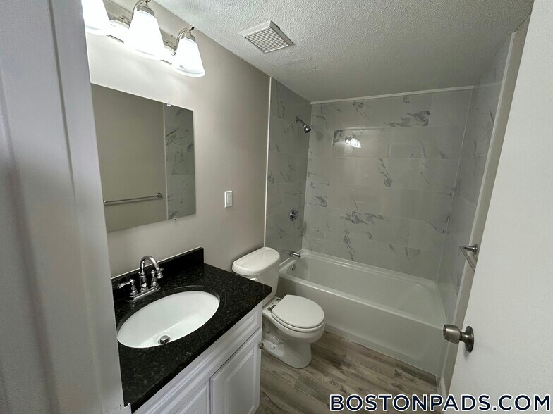 Building Photo - 799 Farm Rd