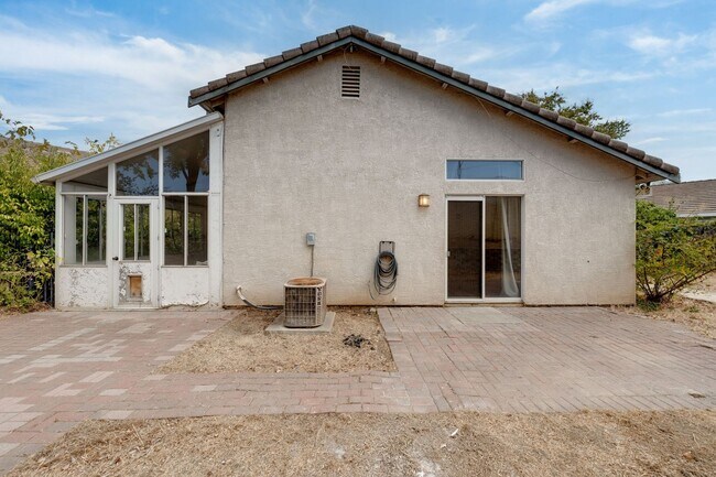 Building Photo - 6115 Brahms Ct