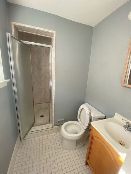 Building Photo - 2867 Walnut Hill St