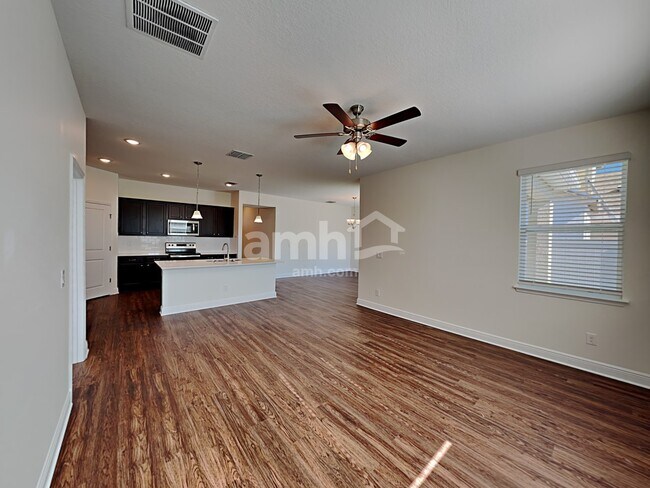 Building Photo - 1159 Sky Lks Dr