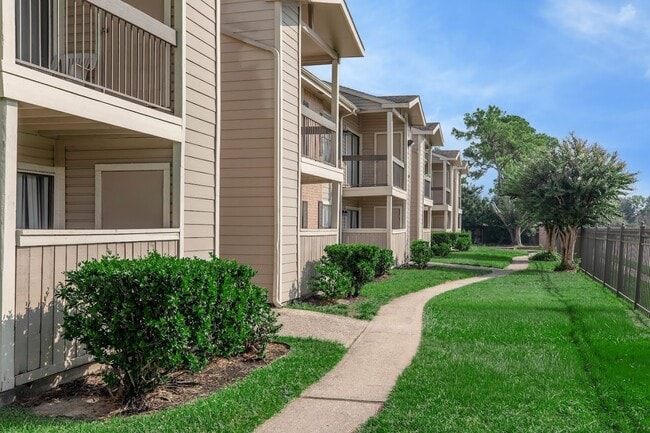 Building Photo - 12335 Antoine Dr