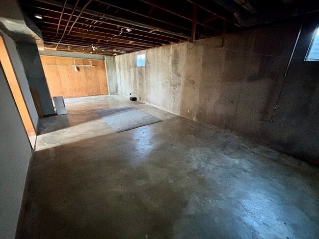 Building Photo - Italian Estates Property Management