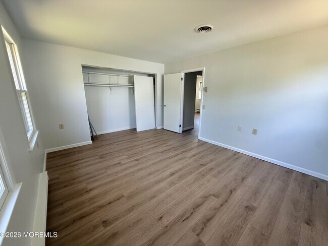 Building Photo - 50 Westport Dr