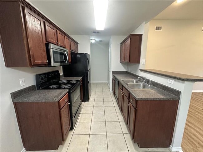 Building Photo - 17060 CR 191