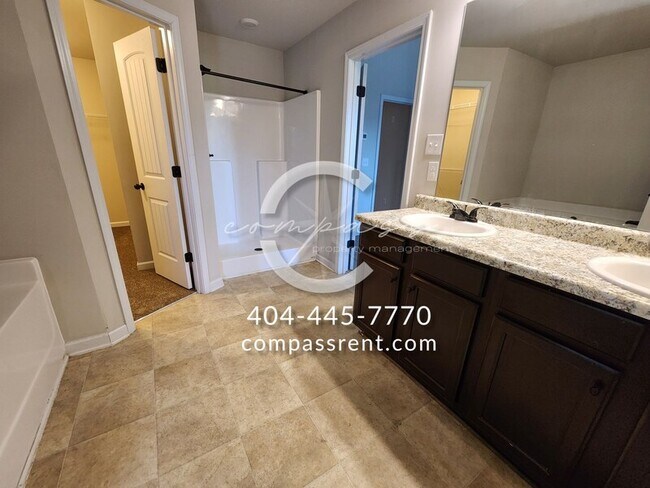 Building Photo - 1002 Mcconaughy Ct