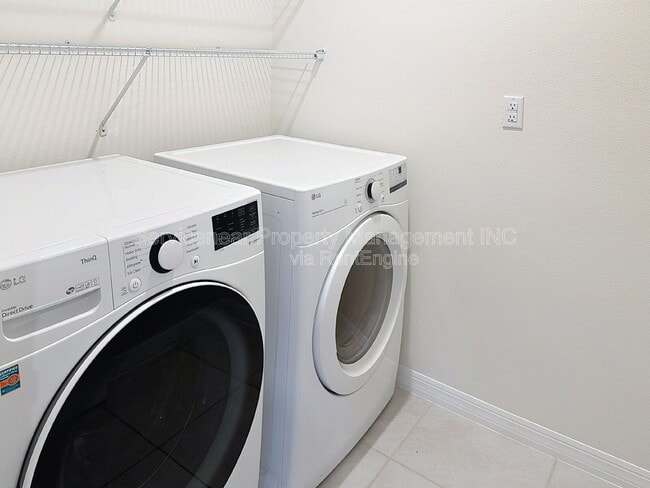 Building Photo - 2775 Sunnyvale St