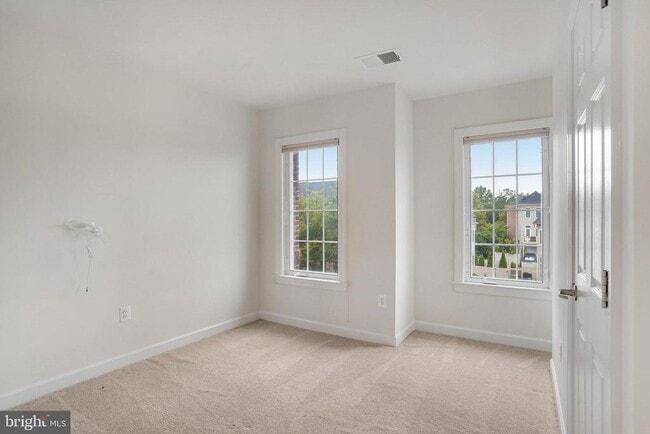 Building Photo - 24949 Bannockburn Terrace