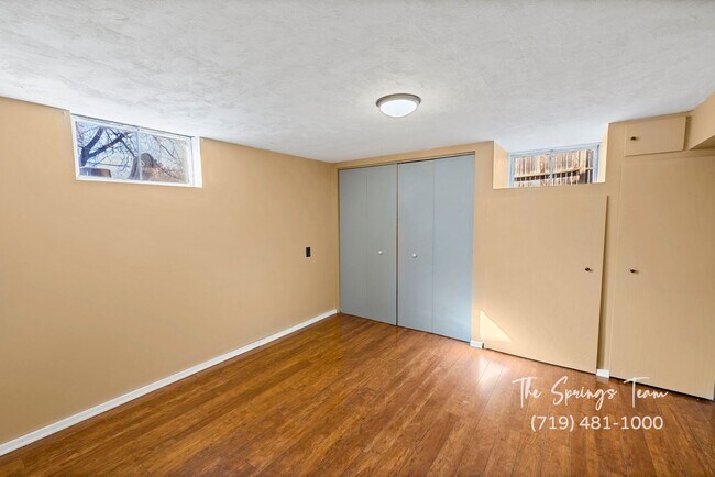 Building Photo - CUTE 3BD RANCHER WITH CHARACTER IN CENTRAL COLORADO SPRINGS - Security Deposit Waiver Available