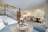 Building Photo - 5 bedroom 2 Bathroom 4 level townhome