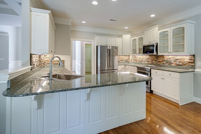 Building Photo - Beautiful Home in Willow Springs Just Minu...
