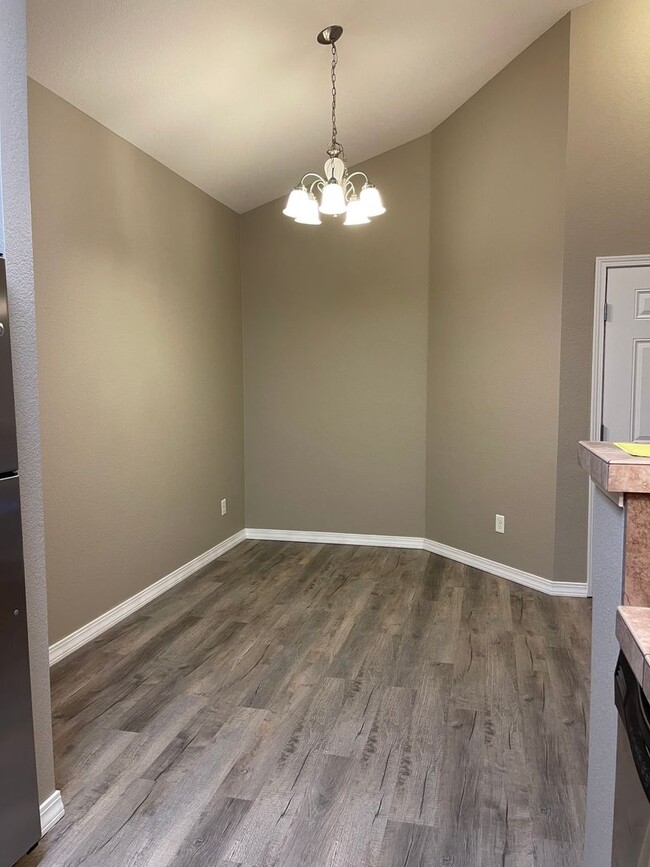 Building Photo - 2133 Krisron Rd