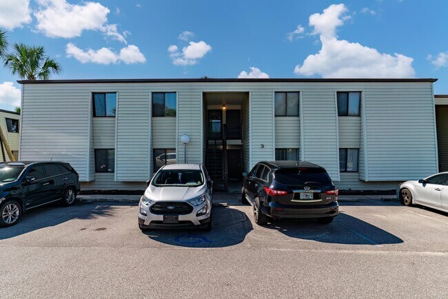 Building Photo - 308 Miracle Strip Pkwy SW