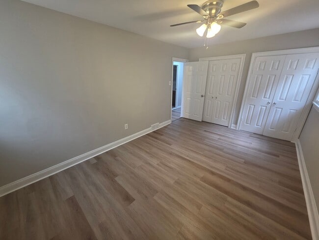 Building Photo - 214 Robina St