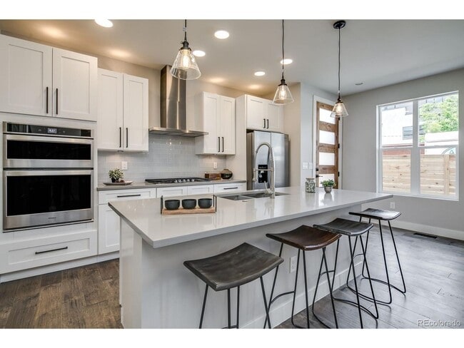 Building Photo - 1466 Zenobia St