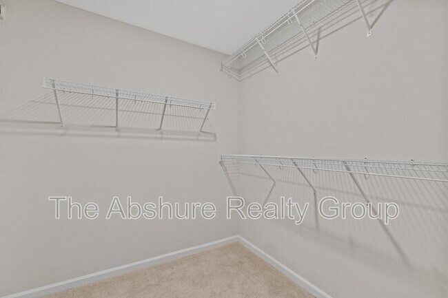 Building Photo - 49 River Bank Rd