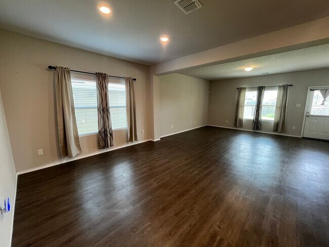 Building Photo - 7923 Navarro Mls