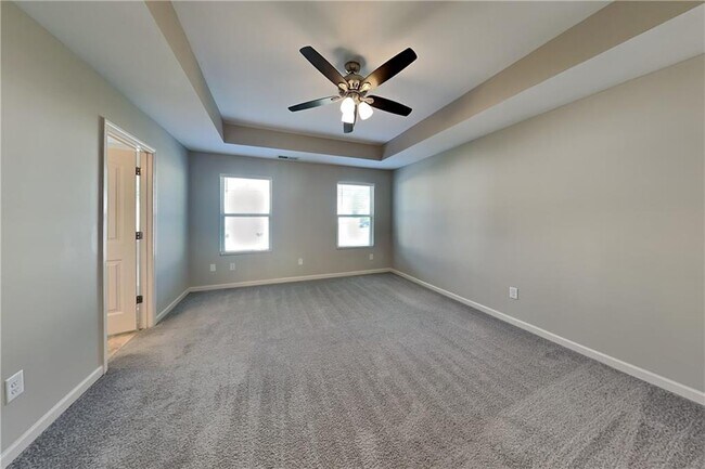 Building Photo - 354 Hawthorn Dr