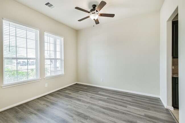 Building Photo - 12638 Silver Winter Trl