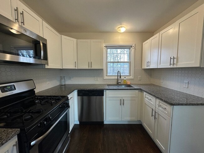 Building Photo - 1 Carteret St