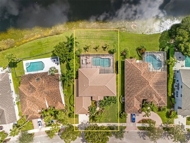 Building Photo - 420 Montclaire Dr