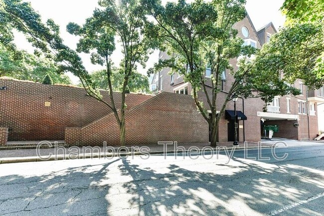 Building Photo - 115 N Lee St
