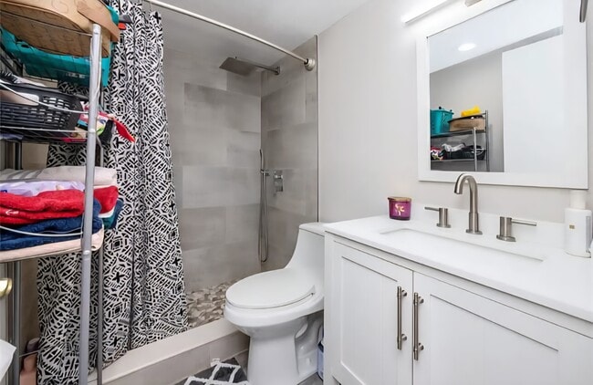 Building Photo - 360 N Bayshore Blvd