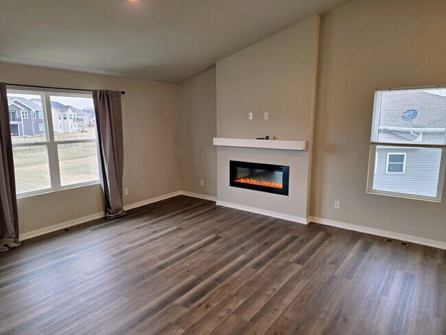 Building Photo - 1724 Southbridge Dr