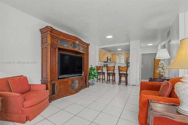 Building Photo - 2950 SW 3rd Ave