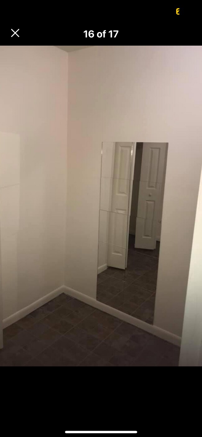 Building Photo - 400 Glendale Rd