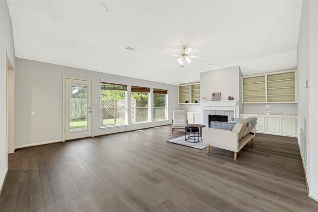 Building Photo - 23223 Diamond Knoll Ct
