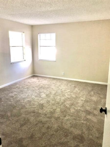 Building Photo - 813 NE 22nd Dr