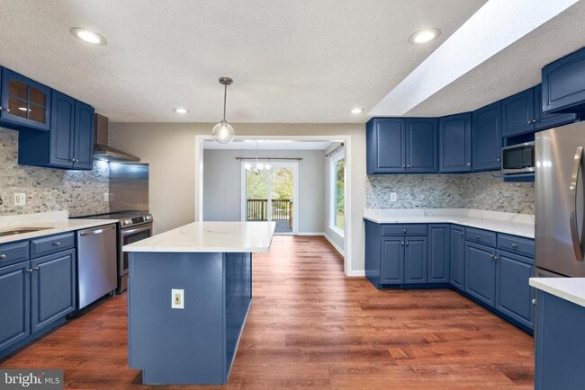 Building Photo - 10622 Cavalcade St