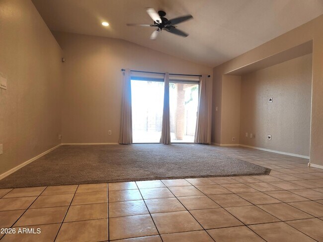 Building Photo - 5511 S 15th Way