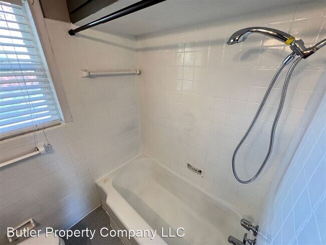 Building Photo - 10263 Casa View Dr
