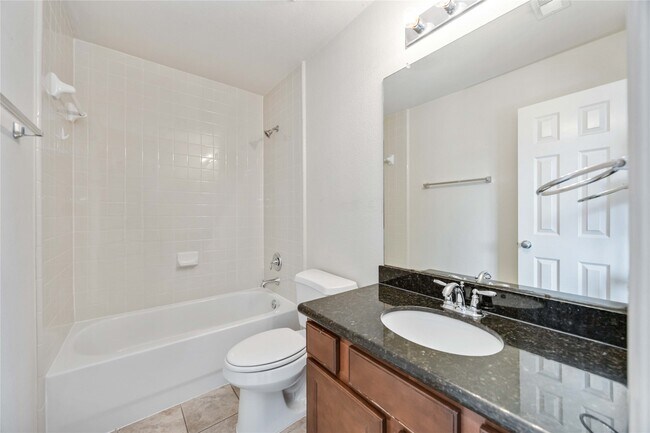 Building Photo - 3008 Clearview Cir