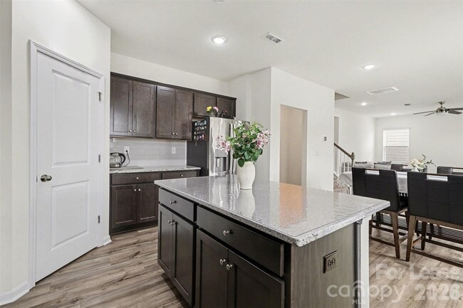 Building Photo - 1354 Harleston St