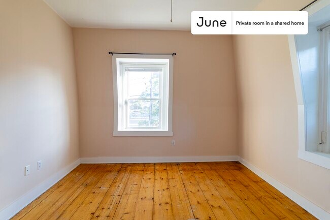 Building Photo - Room in Shared 2 bed/1 bath home