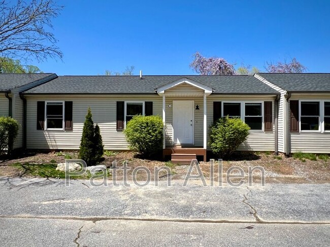 Building Photo - 1754 Meadowbrook Terrace