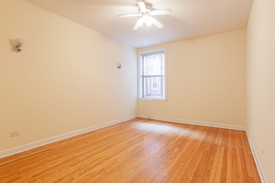 Building Photo - 540 W Aldine Ave