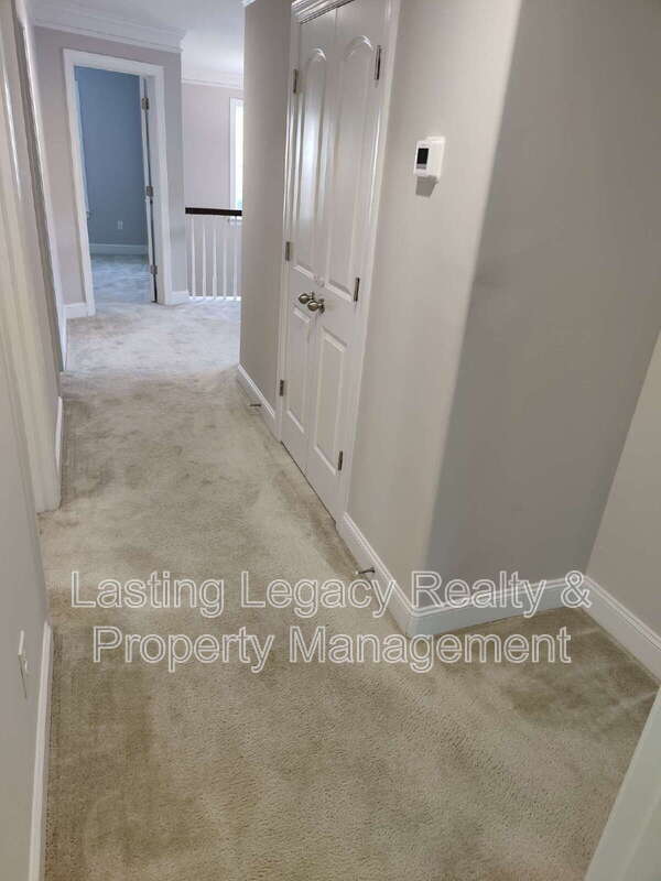 Building Photo - 847 Silver Leaf Dr